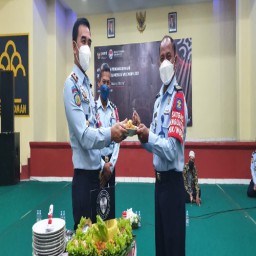 Wujud Syukur Raih Predikat WBK, Lapas Surabaya Santuni 50 Anak Yatim