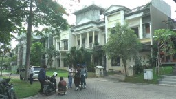 Kalah Gugatan, Rumah Mewah Dieksekusi PN Surabaya