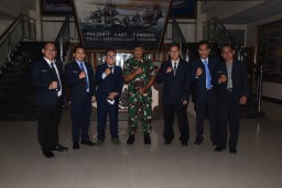 Dankodiklat TNI AL Terima Kunjungan Ketua DPC Peradi Surabaya
