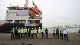 PELABUHAN TANJUNG PERAK FASILITASI PELEPASAN VOYAGE PERDANA KAPAL TOL LAUT PELNI TAHUN 2022 DI TERMINAL JAMRUD