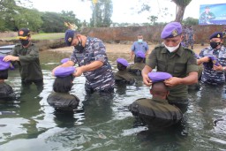 PENUTUPAN DIKLATSAR MENWA UNPATTI DI DERMAGA BEACHING LANTAMAL IX