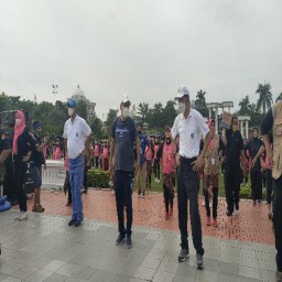 Menjelang HUT BNN RI yang ke 20, BNNK Surabaya menggelar senam sehat dan deklarasi Anti Narkoba