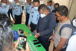 Petugas Lapas Pemuda Madiun Gagalkan Pengiriman Sepuluh Paket Narkotika Berbagai Jenis