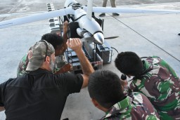 UAV SCAN EAGLE SKUADRON UDARA 700 WING UDARA 2 GELAR LATIHAN TERBANG MALAM