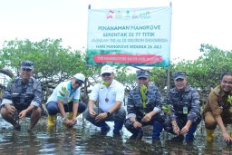 DANLANUDAL MANADO HADIRI PENANAMAN MANGROVE SERENTAK PERINGATAN HARI MANGROVE SEDUNIA TAHUN 2022
