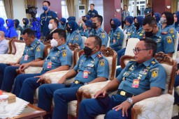 WADAN PUSPENERBAL TUTUP PELATIHAN ETIKA PENYAJIAN DAN PENATAAN MAKANAN KEPADA KOWAL DAN JALASENASTRI PUSPENERBAL