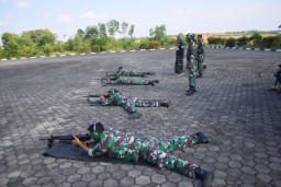 LATIH PRESISI KONSENTRASI PRAJURIT, WING UDARA 1 GELAR LATIHAN MENEMBAK