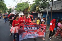 Hasil Lembaga Survei Surabaya Center Kader PDIP Dilihat Paling Sering Turun ke Lapangan, Atributnya Paling Banyak Dilihat Di Luar Rumah
