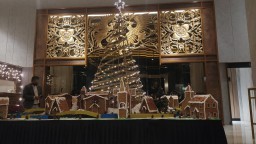 GRAND MERCURE SURABAYA CITY JADIKAN CHRISTMAS TREE LIGHTING AWALI FESTIVE SEASON