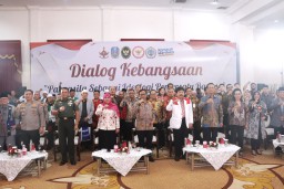Ibu Gubernur Jawa Timur Hadir Dalam Dialog Kebangsaan