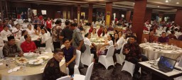 HUT Bhayangkara ke-77, Polsek Dentim Gelar Nobar Wayang Kulit