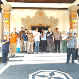Kapolsek Benoa Hadiri Rapat Koordinasi Kamtibmas Pelabuhan Benoa.