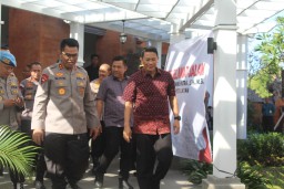 Sejumlah Pejabat di Lingkungan Polda Bali Antar Keberangkatan Irjen Pol Putu Jayan Danu Putra