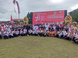 Waka Polres Tabanan Mewakili Kapolres Tabanan Hadiri Upacara Penurunan Bendera ( AUBADE )