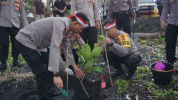 Peringati HUT RI ke-78, Polda Bali Tanam 350 Bibit Pohon