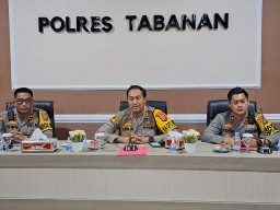 Anev Bulanan Situasi Kamtibmas Polres Tabanan, Kapolres Beri Penekanan Pada PJU dan Kapolsek*