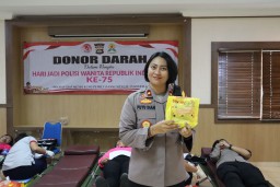 Wakapolres Kompol Putu Diah Kurniawandari Ikuti Giat Donor Darah