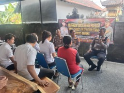 Jumat Curhat Waka Polsek Kuta Utara Tatap Muka Dengan Staf Kantor Desa Canggu Polda Bali, Polres Badung, Polsek Kuta Utara.