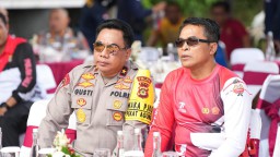 *Asah Kemampuan Anggota Polda Bali, Kapolda Adakan Latihan Menembak Bersama*