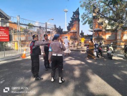 Polres Bandara Ngurah Rai Pengamanan Persembahyangan Hari Raya Kuningan