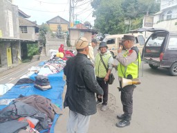 Personil Satgas Preventif Polres Bangli Laksanakan Pengamanan di Obyek Wisata saat Hari Raya Manis Kuningan.