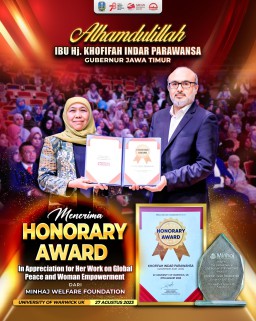 Gubernur Khofifah Raih Honorary Award for Global Peace and Women Empowerment dari Organisasi Islam Internasional