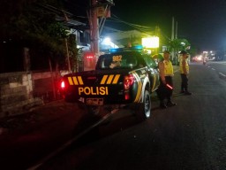 Minimalisir Guan Kamtibmas Polsek Denpasar Barat Terapkan Bluelight Patrol
