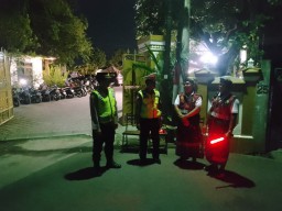 Antisipasi Gangguan Kamtibmas Polsek Denbar Patroli Malam Minggu