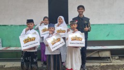 LAZNAS BMH BAGIKAN BINGKISAN MUHARRAM BERSAMA 1.313 ANAK YATIM & DHUAFA DI JATIM
