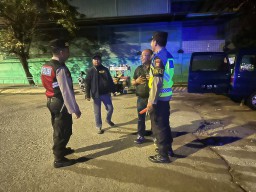 Blue light Patrol Terpadu Polsek Benoa Dan Instansi terkait Tingkatkan Patroli Di Wilayah Pelabuhan Benoa.