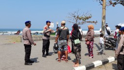 Satuan Polairud Polres Tabanan Patroli Pesisir Pantai, Dukung Pengamanan KTT AIS Forum 2023 Di Bali