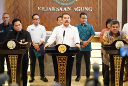 Jaksa Agung dan Menteri BUMN Sampaikan Perkembangan Perkara Dugaan Korupsi Dana Pensiun