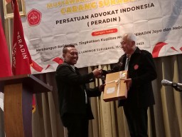 H. Maksum Rosadin Kembali Jadi Ketua BPC Peradin Surabaya