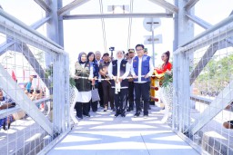 Gubernur Khofifah Resmikan Jembatan Gantung Kaliregoyo