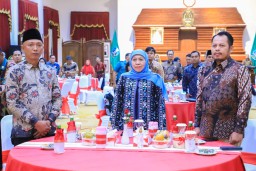 Tandatangani Naskah Perjanjian Hibah Daerah (NPHD)Bersama KPU dan Bawaslu Jatim