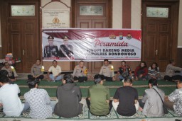 Kapolres Bondowoso Ajak Ngopi Bareng Bersama Awak Media
