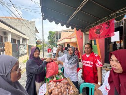 Sedulur Buleks Gelar Sembako Murah Dalam Rangka Hari ibu