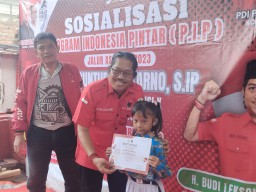 Komisi A DPRD Kota Surabaya Gelar Pembagian Sertifikat PIP Dan Sosialisasi Program Indonesia Pintar