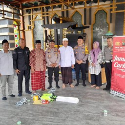 Polresta Denpasar gelar Jum’at Curhat di Masjid Raya Baiturrahmah Dusun Wanasari