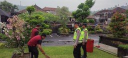 Personil OMB Polres Karangasem lakukan pengamanan di Kantor DPRD