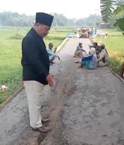 Tilep Uang Negara Melalui Proyek Jalan Desa.