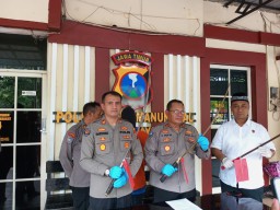 Polsek Sukomanunggal Tangkap Diduga Gengster Dan Membawa Sajam