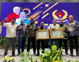 Cabor muayhtai Jatim Mendapat Penghargaan Koni Jatim Award 2023