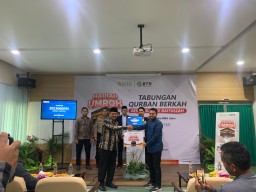 Gandeng Mitra Sinergi, Laznas BMH Berikan 1 Paket Hadiah Umroh Donatur