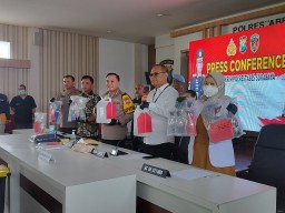 Bar Tender Salah Satu Hotel Di Surabaya Di Tangkap Polrestabes Surabaya Kasus Musisi Meninggal