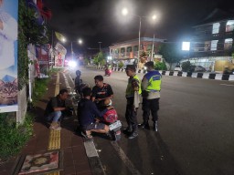 Cegah Kejahatan 3C dan Balap Liar Polsek Denbar Rutin Lakukan Bluelight Patrol