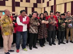 Rektor Unesa Berikan Tanggapan Terkait Dinamika Pemilu