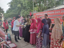 Budi Leksono Caleg DPRD Kota Surabaya Gelar Santunan Anak Yatim & Dhufa
