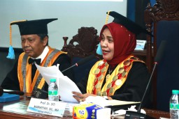 Pertama Kalinya, S3 Manajemen FEB Unitomo Luluskan Doktor Baru