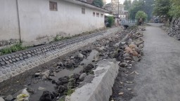 Proyek Plengsengan Aliran Sungai Di Desa Panji Kidul Dan Desa Gebangan Layak Di Duga Siluman